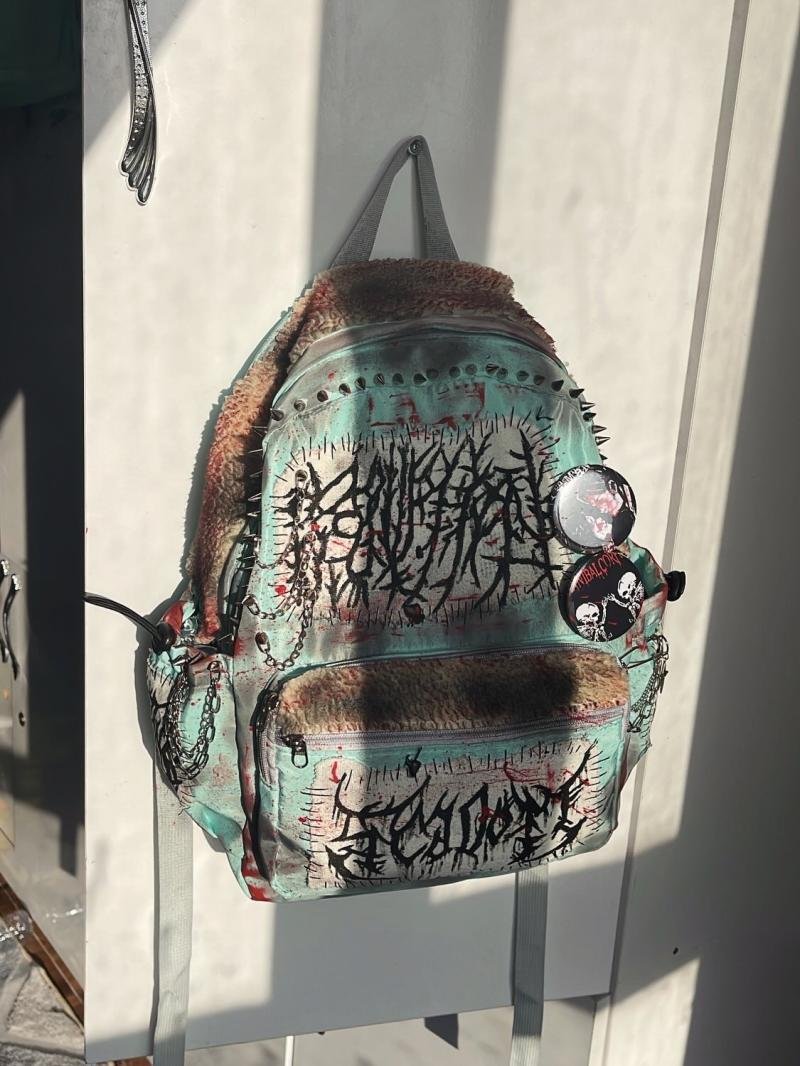 حقيبه ظهر تصميمنه الخاص